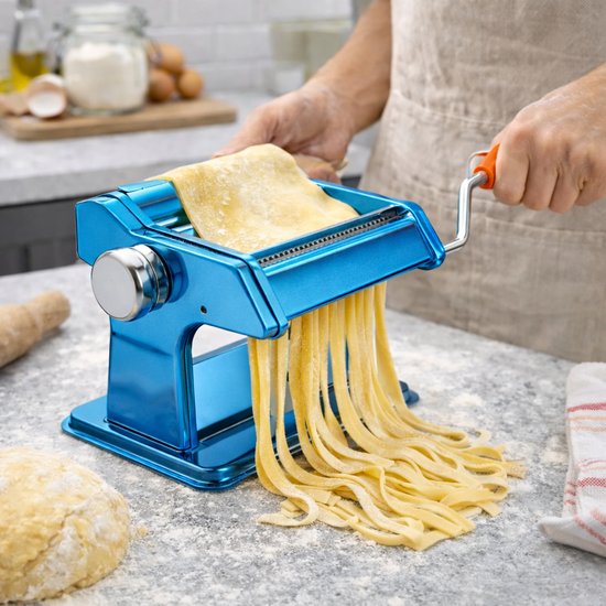 520 : 3-in-1 Manual Pasta Maker – Dough Roller & Cutter